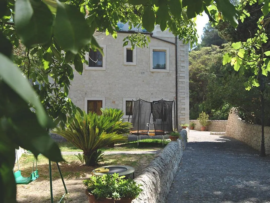 Villa 'A Cunziria Vizzini Alloggio per agriturismo